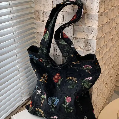 Women's Floral Pattern Embroidered Canvas Tote Bag, Fashionable Fall Winter 2024 Large Capacity Shoulder Bag for Teen Girls, Women, Casual Tote Bag, Canvas Bags, Casual Trendy Bag, Everyday Tote Bag, Fashion Patterned Bag
