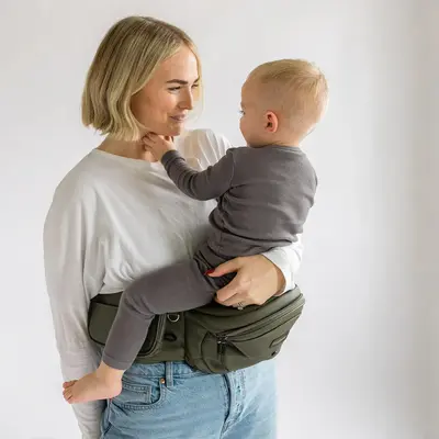 Tushbaby Ergonomic Hip Seat Carrier for Babies and Toddlers 0-3yrs, Safety Approved, Structured Support, Convenient Pockets, Feeding Aid, Durable YKK Zippers, Foam-Free Build