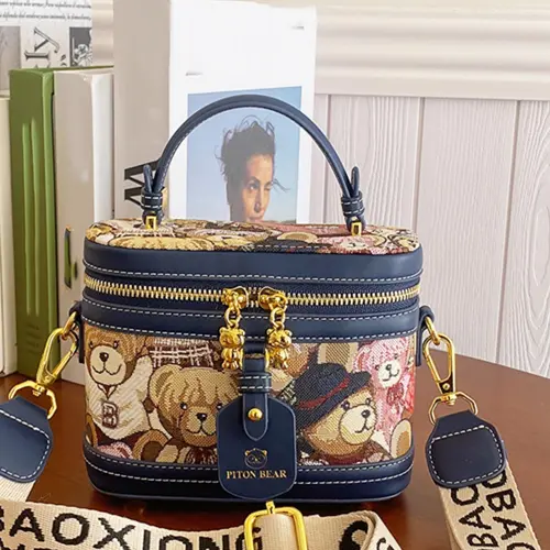 Fashionable PU Leather Handbag, Cute Cartoon Bear Print Bucket Bag, Fashion Patterned Bag, with Adjustable Strap, Casual Trendy Versatile Daily Commuting Bag, Shoulder Bags, Casual Crossbody Bags, Handheld Bag Purse, Casual Trendy Purses