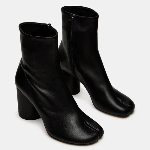CARO BLACK LEATHER