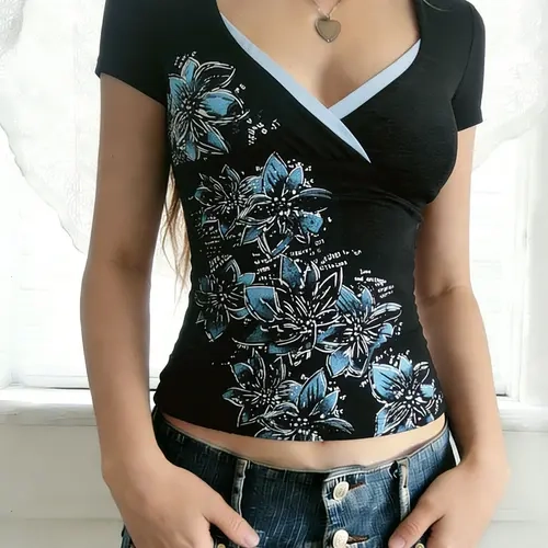 Women's Vintage Y2K Floral Print Cross Square Neck Slim Fit Short Sleeve T-Shirt Casual Fashion Style Top for Everyday Wear Fashion Streetwear Apparel