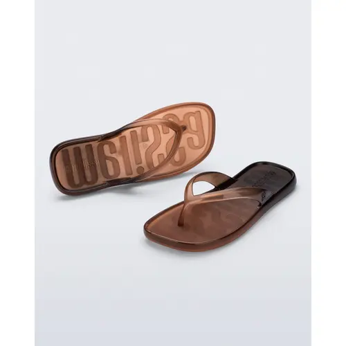 Melissa Women's Bold Gradient Melflex™ Jelly Thong Sandals - Flexible Casual Outdoor, Outdoor Beach Footwear for Women, Lightweight Strappy Flip Shoes
