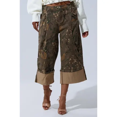 DOWN AND DIRTY CAMO BERMUDA SHORT