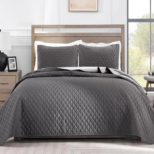 【SohoChic】Geometric Pattern Microfiber Breathable Quilt Set - Reversible Polyester Household Soft Bedding Set with Pillow Shams, Lightweight Sturdy All-Seasons Bedspread Coverlet, Machine Washable, Multiple Sizes & Colors