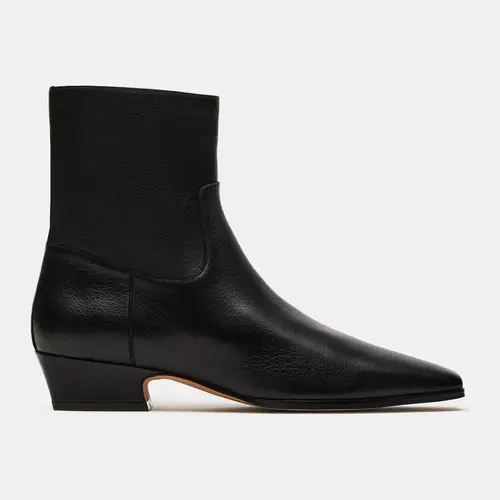 DUSTY BLACK LEATHER