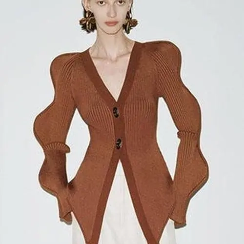 URBAN REVIVO Women's Trendy Fit Casual Oversized V-Neck Knit Cardigan - Solid Button-Front Top with Long Puff Sleeves, 1-Piece Knitwear