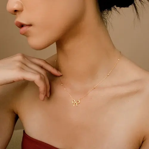 CAROVO Women's Mini Bow Choker Necklace - Adjustable 1.96", Stainless Steel Female Jewelry with Dainty Bowknot Pendant, Elegant Cute Girly Necklaces with Exquisite Craftsmanship for Everyday Wear Gift