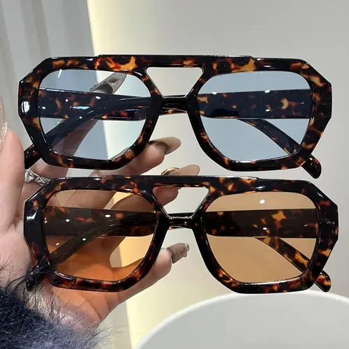 Women's Vintage Trendy Tinted Lens Aviator with Fashionable Frames, Retro Casual Style, Casual Stylish Glasses for Everyday Use, Trendy Sunglasses, Trendy Styling Sunglasses, Fashion Accessory for Outdoor Activities