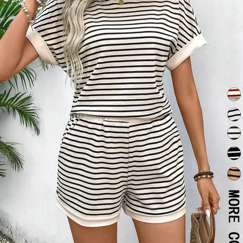 Two-Piece Set Women's Striped Print Batwing Sleeve Tee & Shorts, Casual Round Neck Top & Shorts for Summer, Ladies Clothes for Everyday Wear