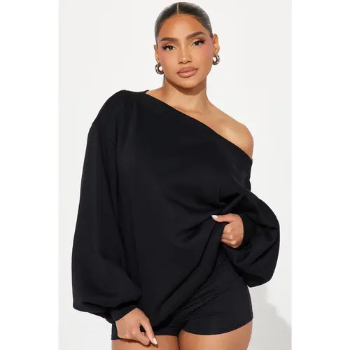 Vera Off Shoulder Oversized Sweatshirt - Black
