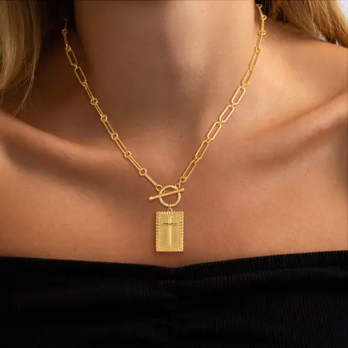 Women's Chunky Cross Pendant Necklace - Hip Hop Paperclip Link Choker, Star Accent Unisex Short Statement Jewelry, Accessories for Women for Daily Casual & Outdoor Use