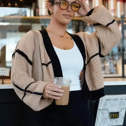 WOMEN'S COLOR - BLOCKED KNITTED CARDIGAN, BUTTON - FREE DESIGN, ESSENTIAL FOR DAILY STREET STYLE, VERSATILE LOOSE - FIT AND SLIMMING KNITTED TOP FOR SPRING AND AUTUMN, Knitted Sweater
