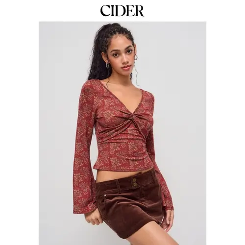 Cider V-neck Floral Twist Long Sleeve Top