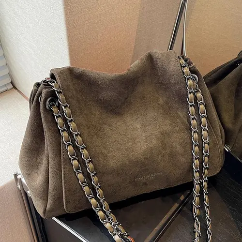 Retro and fashionable frosted one-shoulder underarm bag, casual and versatile one-shoulder crossbody bag, simple and trendy chain messenger bag, Shoulder handbag, suitable for daily matching, commuting and other scenarios.
