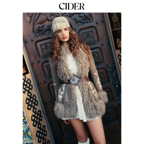 Cider Velvet Collar Faux Fur Trim Graphic Coat