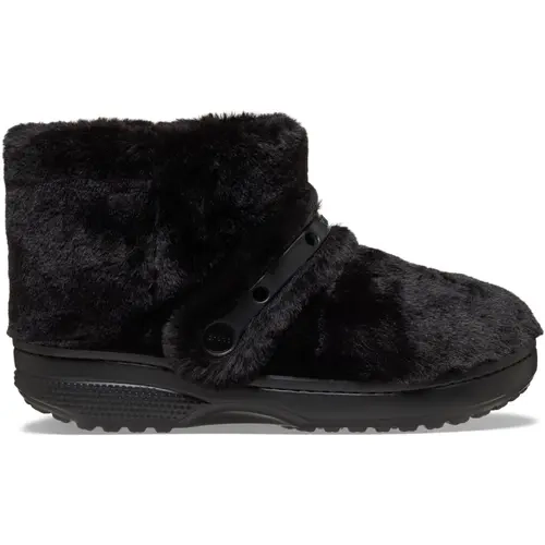 Crocs Adult Classic Unfurgettable Fuzzy Lined Boots