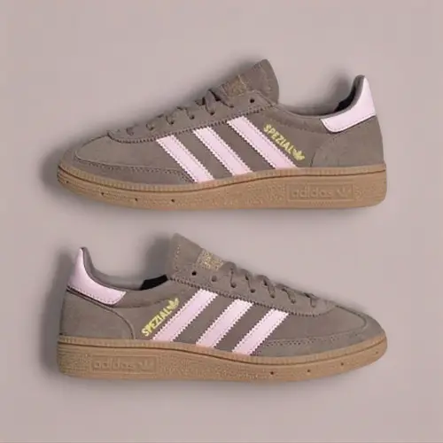 adidas Handball Spezial Lace-Up Casual Trendy Trainers - Women's Lightweight Shoes, Trace Brown/Clear Pink, Runs Small, Everyday Walking, Streetwear Fashion