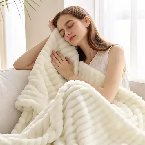 【Only one gift per customer】OOSWIFT Faux Fur Throw Blanket Luxury Lightweight Cozy Soft Throw for Couch Bed or Chair Hypoallergenic Machine Washable Double-Sided Fluffy Blanket Home Decor