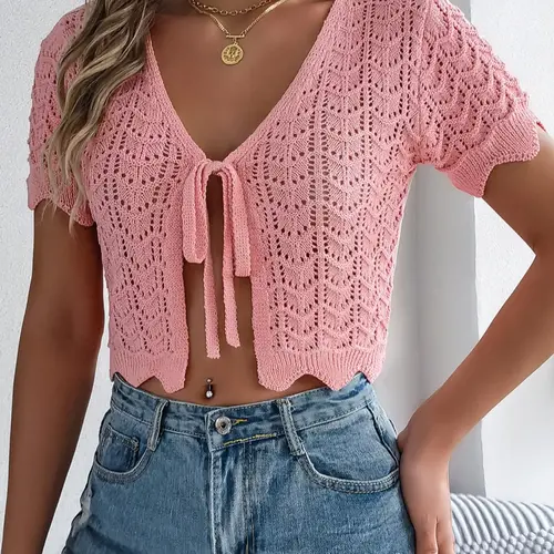 Spring and Summer Plain Hollow Out Short-Sleeve V-Neck Lightweight Knit Cardigan, Casual Scallop Design Soft Fitted Top, Vacation Crop Knitwear, Aesthetic Casual Knitwear, Womenswear, Knitting