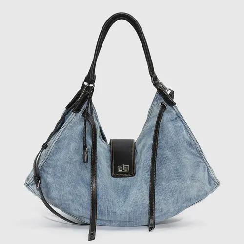URBAN REVIVO 2026 Oversize Roomy Gradient Leather Women's Crossbody Bag - UAWB60100, Textile Shell, 56cm Medium Thickness, Shoulder Strap & Chain Detail, 2-Way Carry, Messenger Style, Casual Shoulder Bag, Everyday Purse, Street Edge, Oversize Bag, Roomy