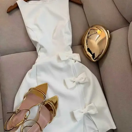 Women's Round-Neck Sleeveless Slim-Fit Dress with Split Hem & Bow-Tie Detail, Elegant Chic Fashion Dress for Spring & Summer Party