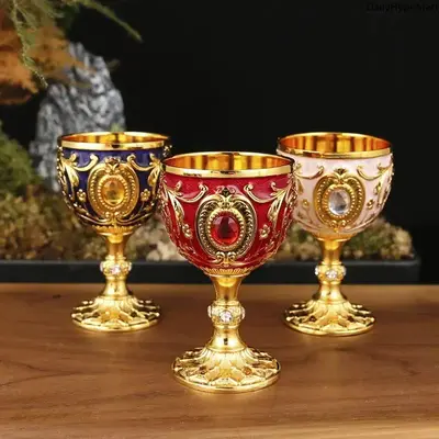 30ml Retro Glam Vintage Metal Wine Cups, Creative Shape Decorative Glass Set, Unisex Party-Ready Liquor Drinkware for Home Bar