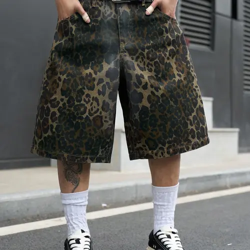 Men's Retro Leopard Print Denim Jean Shorts, Summer Streetwear Loose-Fit Wide-Leg Shorts, Trendy Relaxed Fashion Style Streetwear Bottom, Loose Casual Fashion
