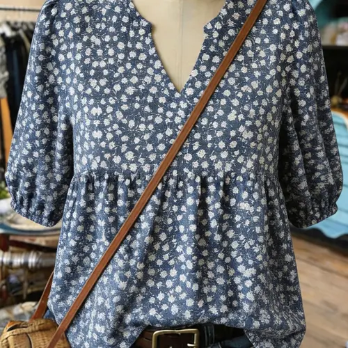 Women's Plus Size French Floral V-Neck Shirt Blouses, Spring Summer Loose-Fit Bubble Sleeve with Ruffled Hem, Casual, Fashionable & Feminine Womenswear Tops