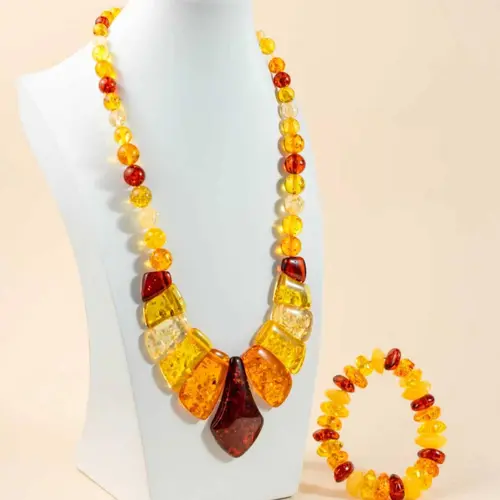 E.Collectible Amber Gemstone Two-Piece Set — Set Design