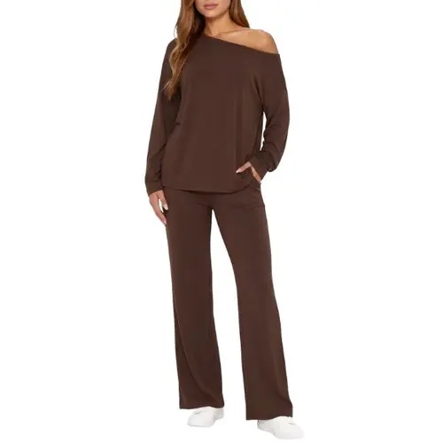Fisoew Fashion Women's Off Shoulder Long Sleeve Loungewear Set, Casual Loose Top & Wide Leg Pants 2 Piece Outfits Fall Cozy Tracksuit  >