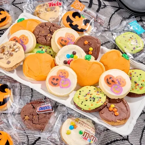 Cheryl's 24pc Halloween Trick-or-Treat Favorites Cookie Variety
