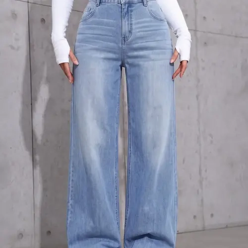 Women's Light-Wash Wide-Leg Jeans with Front Patch Pockets for Casual Outfits Palazzo Jeans