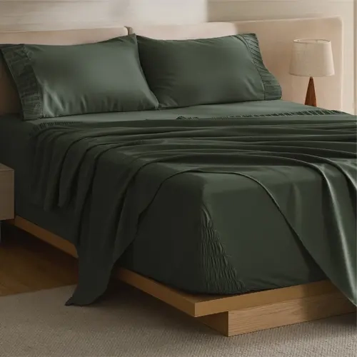 Bedsure 4-Piece Christmas Tree Sheet Set - Soft Holiday Bedding with Stripe Trim, 18-in Deep Pocket, Stay-Put Design, Machine Washable, Four Pieces