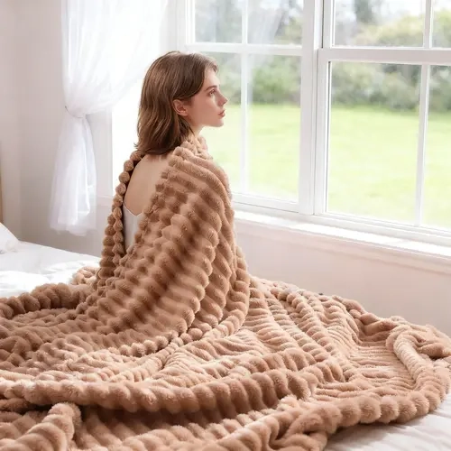 （Auction Only-79"x 91"）Raybee 300gsm Thick Plush Cozy Fleece Fabric Blanket - Queen Bed/Couch Sofa Living Room Decor, Anti-Static All-Season Lightweight, Machine Washable Home & Travel Housewarming Christmas Gift (79"x91")