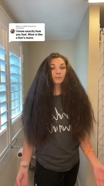 Replying to @Nikki Preston straightening the lions mane 🦁 #fyp #bighair #thickhairproblems #thickhair #wavyhair #curlyhair 