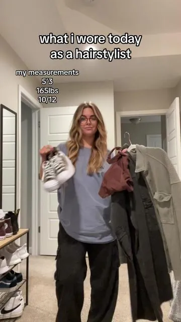comfy but cute fit check 🫶🏻 pants linked here rverything else linked on LTK in my bio 💓 #hairstylist #hairstylistlife #hairstylistsoftiktok #midsize #midsizefashion #midsizequeens #midsizegal #midsizestyle #midsizetiktok #midsizeoutfits #midsizegirl #midsizeoutfitinspo #midsizetryon #midsizetiktok #midsizedress #midsizefall #midsizefalloutfits #midsizefallfashion #midsizefalloutfit #halara #halaraeveryday #halaragirls #halarapants #halaracargos #halaracargopants 