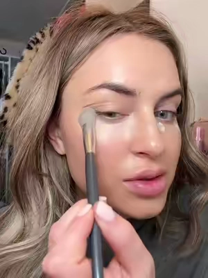 I had nooo clue about shape tape week but with it being 50% runnnn to stock up before theyre sold out, plus if you havent tried their countour line it amazing! #shapetape #bestconcealer #shapetapeweek #tartecosmetics #tiktokmademebuyit #makeupsale #makeupdeal #beautyawards2023 #fyp #muamusthaves #giveaway #makeupgiveaway #flawlessmakeup #makeupforbeginners 