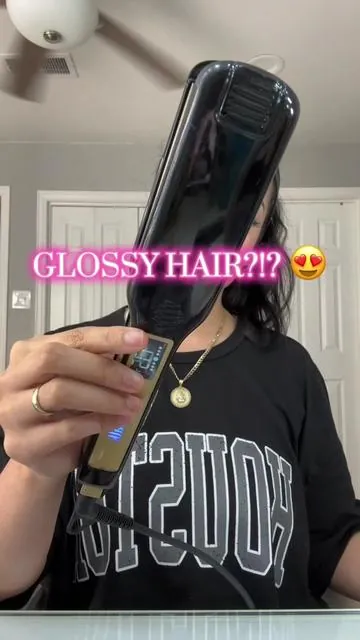 Straightening my hair >>> therapy #fyp #parati #wavytalk #wavytalkstraightener #wavyhair #grwmhair #grwm #makeup #maquillaje #cabelloondulado 