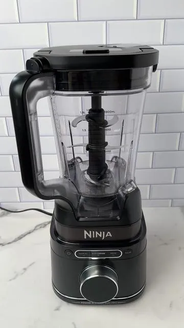 Satisfying from smoothies to salsa to hummus. 😍 Easily blend, chop, purée, shred and slice with the intelligent blender that automatically adjusts speed and time depending on your ingredients. #NinjaBlender #SalsaRecipe #HummusRecipe #Smoothies #NinjaDetectPro 