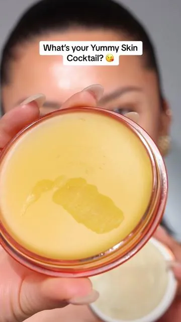 Different parts of your face have different needs! Want to know how to prep combo skin for makeup? Try using this dynamic duo to prime--whether you have oily skin or dry skin, this is the best of both worlds ✨❤️ Video by @VIVIANA  #skincare #skinprep #skincaretips #makeupforoilyskin #makeupfordryskin #comingsoon #viralmakeup #danessamyricksbeauty #foryou #foryoupage #fyp 