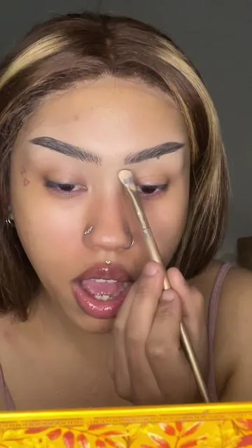 Neapolitan Ice Cream Makeup is in. Sugar plum fairy or whatever tf is out  #fyp #makeup #makeuptutorial #viralmakeup #makeuphacks #makeuptransformation #makeuproutine #makeuptips #neapolitanmakeup 