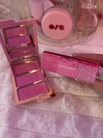 One Size Cheek Clapper Blush🎀 #fyp #TTSACL #blush #blushhack #duvalin #makeup #luminous #mattifying #foryou #beautyhacks #beauty #foryoupage #makeupartist #makeuptutorial #onesize #onesizebeauty #trending #pink #hacks 