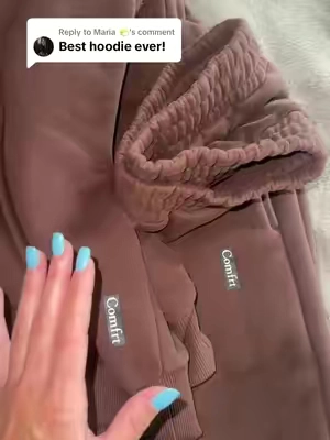 Replying to @Maria 🌤️ AHH THIS COLOR 🤎 @Comfrt 