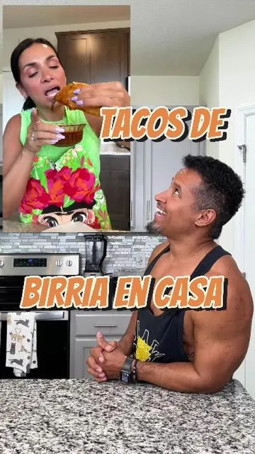 Intentando Hacer Tacos De Birria 🌮 En Casa 🤤 #birria #birriatacos #tacodebirria 
Video de: @Bonnie Lee 
@EZ Bombs 
