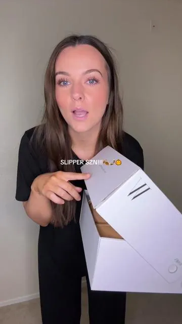 spectacular, gimme 14 of em rn #dreampairs #slippers #slipperseason #platformslippers #gifted 