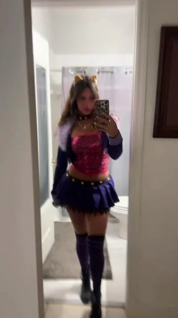 includes a wig and fangs too! check coupons for extra discount #clawdeen #monsterhigh #clawdeencostume #halloween 