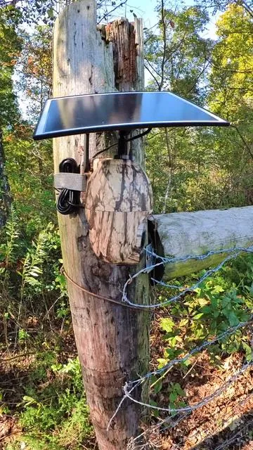 Check out the amazing trail camera that changes the standard for trail cameras. Don’t settle for a fixed view, now you can change your camera view from the touch of botton within an app on your phone. #hunting #security #deerhunting #scouting #trailcamera #rut #buck #camera #outdoors #wildlife #rayking #thrivingcountry 