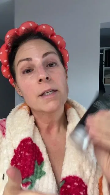 It’s fun to look young #antiaging #resultsmayvary #eyebags #wrinkles #sagging #facelift #beautyhack #glassskin #matureskin #beautytok #falldealsforyou #tiktokshopfinds @Peter Thomas Roth Labs 