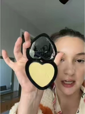 catfishing powder is an understatement bc where did my eye bags go #kimchicatfishedpowder #almostcatfishedpowder #kimchipowder #pressedpowder #kimchichicpowder #kimchichicsettingpowder  #bananapowder #stockingstufferideas #tiktokshopblackfriday #tiktokshopcybermonday #tiktokshopholidayhaul 
