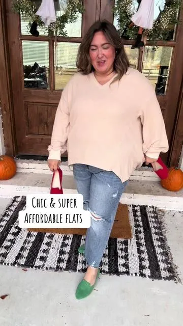 Love these simple chic flat shoes #shoes #flatshoes #balletflats #loafers #affordableshoes #fallshoes #tiktokshopblackfriday #tiktokshopcybermonday 